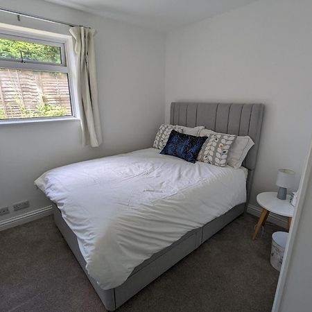 Peaceful Glastonbury Bungalow - Ideally Located 외부 사진